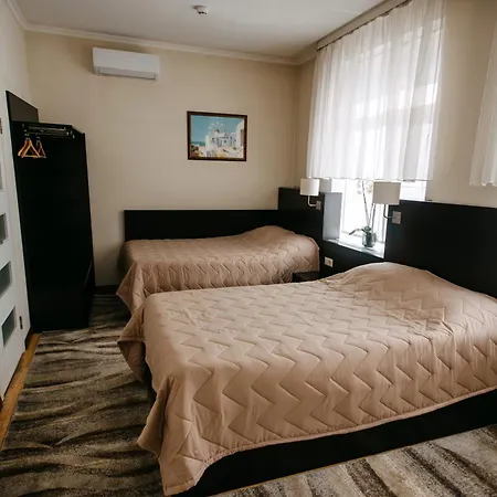 Summit Hotel 3*