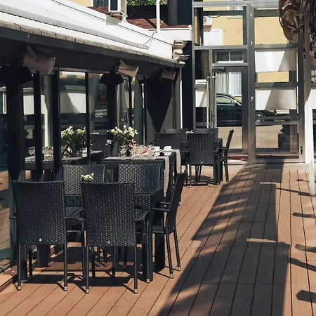 Summit Hotel